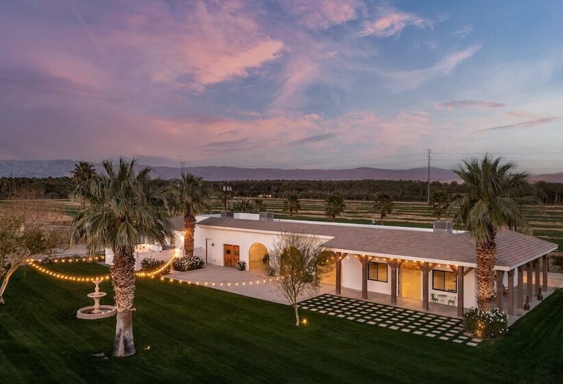 Buena Vista By Avantstay Massive Outdoor Oasis W/ Pool, Spa & Firepit!