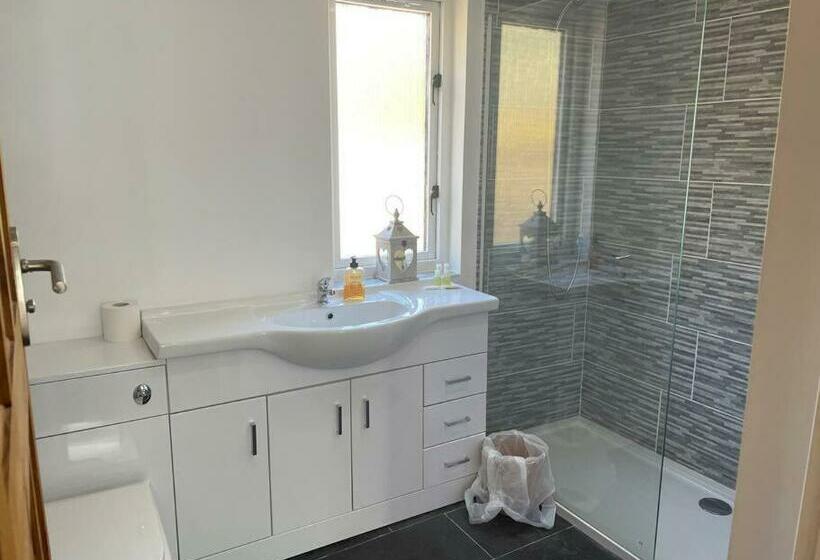 Bankhead Accommodation With Hot Tub In Aberdeenshire