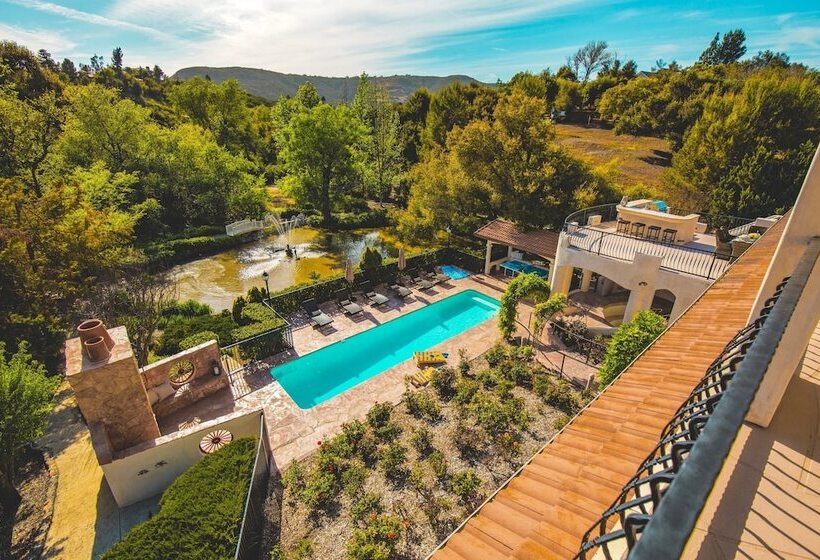 De Luz By Avantstay 5 Acre Estate W Lake Pool Hot Tub