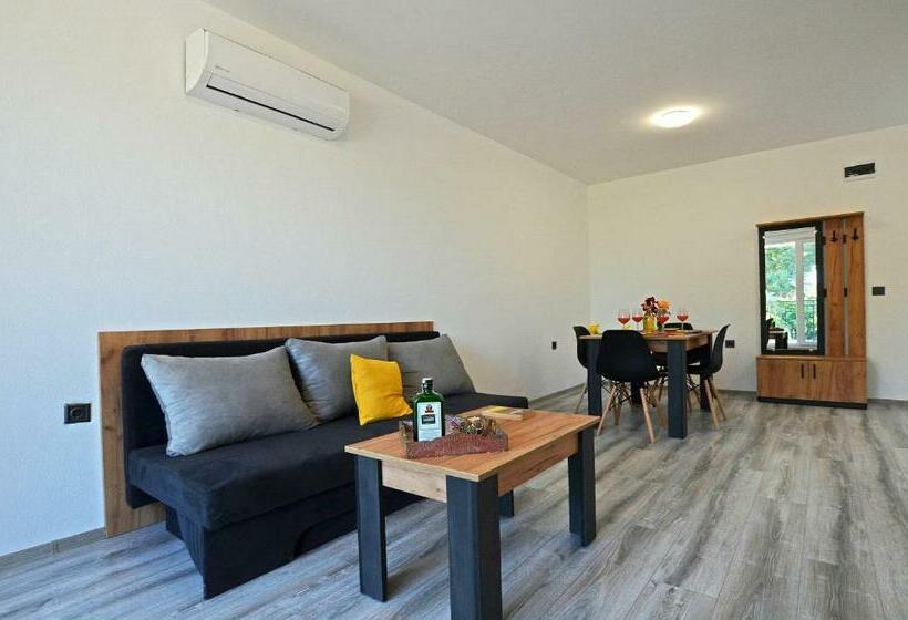 Di Mare Holiday Apartments