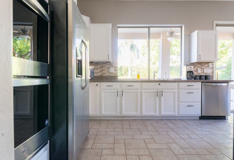 Dwight By Avantstay Blissful Serene Oasis Pool Firepit Entertainers Patio