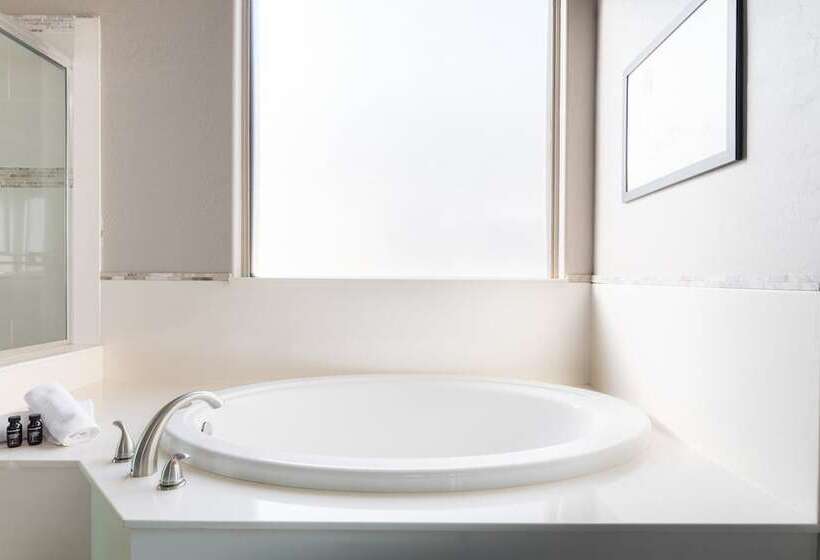 Dwight By Avantstay Blissful Serene Oasis Pool Firepit Entertainers Patio