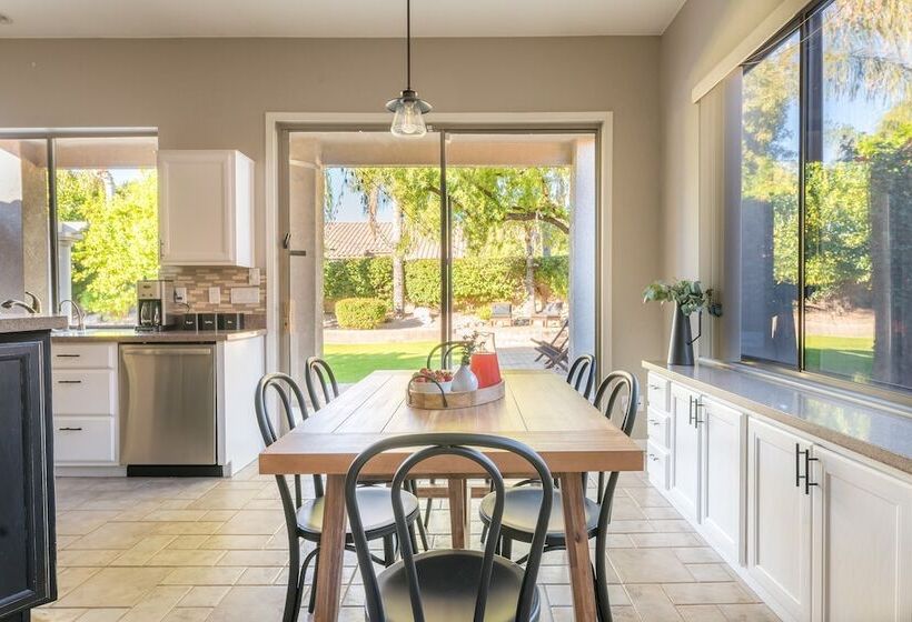 Dwight By Avantstay Blissful Serene Oasis Pool Firepit Entertainers Patio