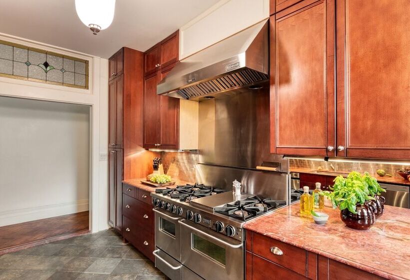 Elliot By Avantstay Historic Character Home In Great Location!