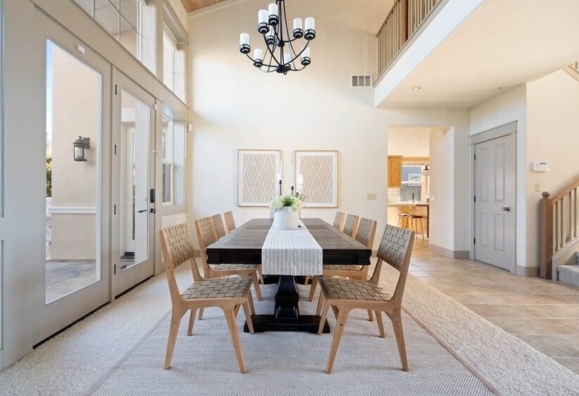 Fiano By Avantstay Centrally Located Haven W/ Stunning Courtyard & Pool Table