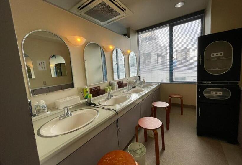 カプセルホテル カプセル&サウナ日本  男性専用 Men Only