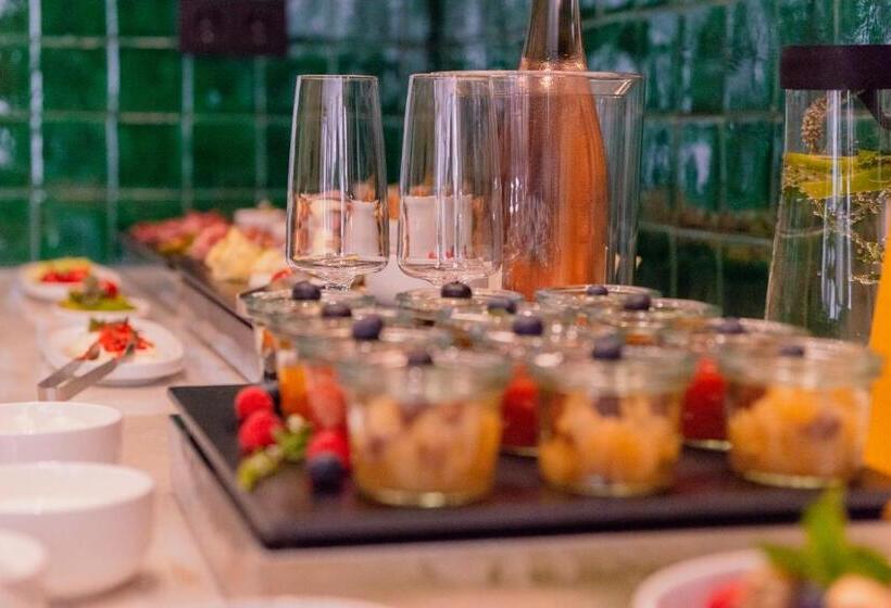 Отель Das Hochrein