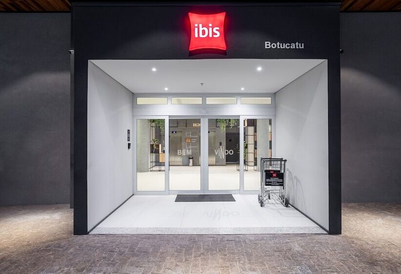 Отель Ibis Botucatu