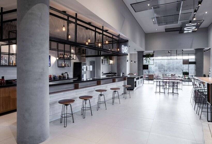 Отель Ibis Botucatu