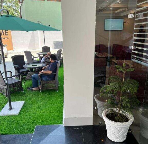 בית מלון כפרי Kareem Residency