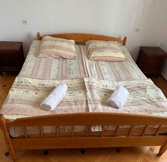 هتل Maximus Wine Cellar & Guest House,bagdati Wine House