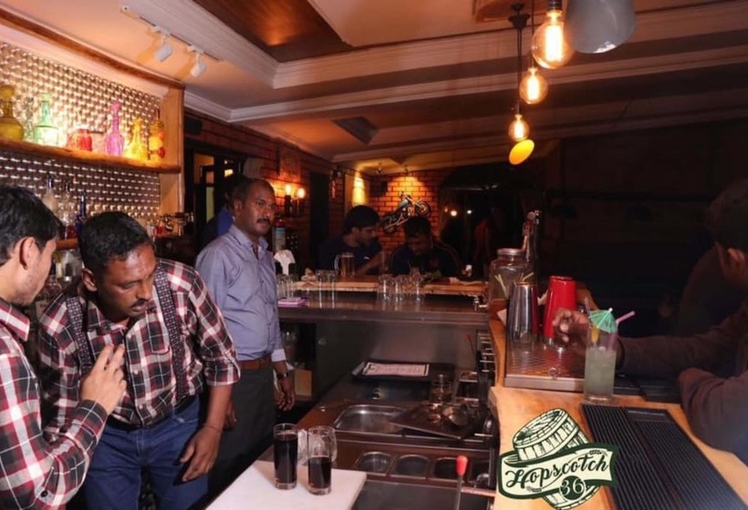 Отель The Highgarden