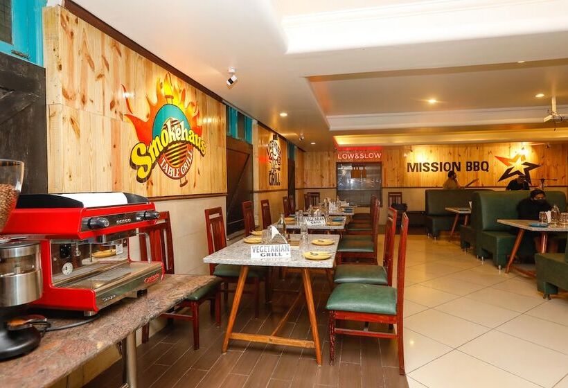 Отель The Highgarden