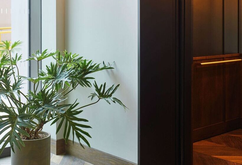 בית מלון כפרי Tribe London Canary Wharf