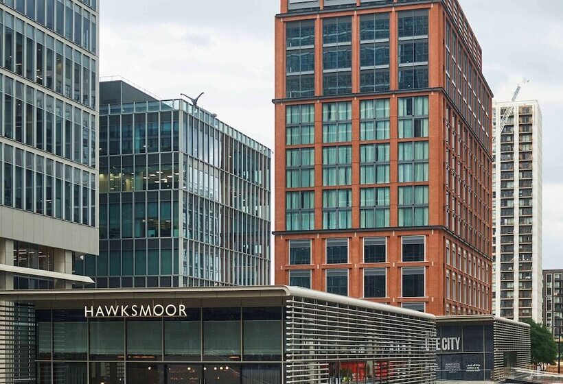 בית מלון כפרי Tribe London Canary Wharf