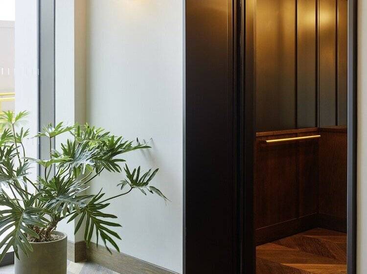 בית מלון כפרי Tribe London Canary Wharf