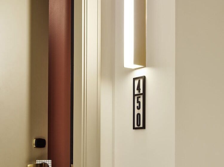 בית מלון כפרי Tribe London Canary Wharf