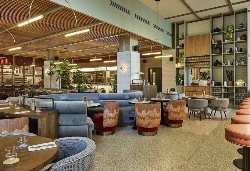 בית מלון כפרי Tribe London Canary Wharf