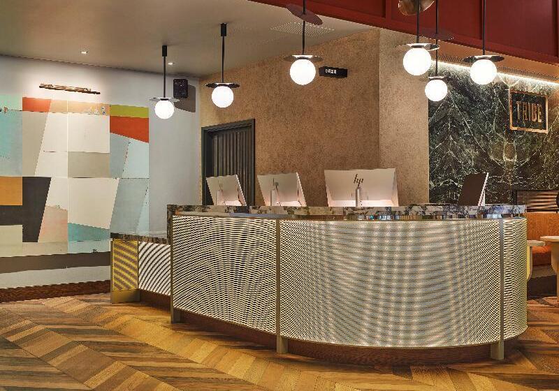בית מלון כפרי Tribe London Canary Wharf