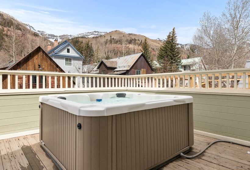 Legacy House By Avantstay Beautiful 4bdr Home In Great Location W Hot Tub