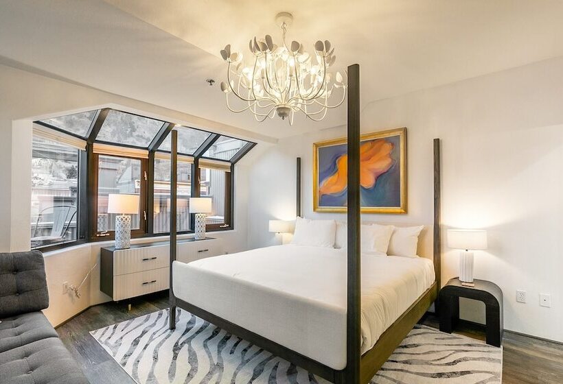 New San Juan 303 By Avantstay Modern Penthouse W Deck Overlooking Main Street