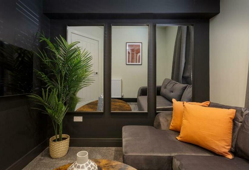 Beatrice Manor   Luxury 4 Bedroom House In Central Southsea, Portsmouth