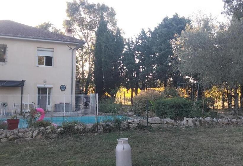 펜션 Domaine Des Favaud