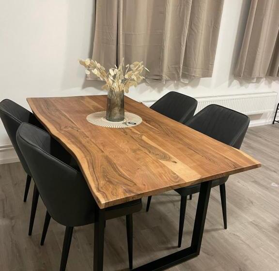 פנסיון Giulias Budget Haus