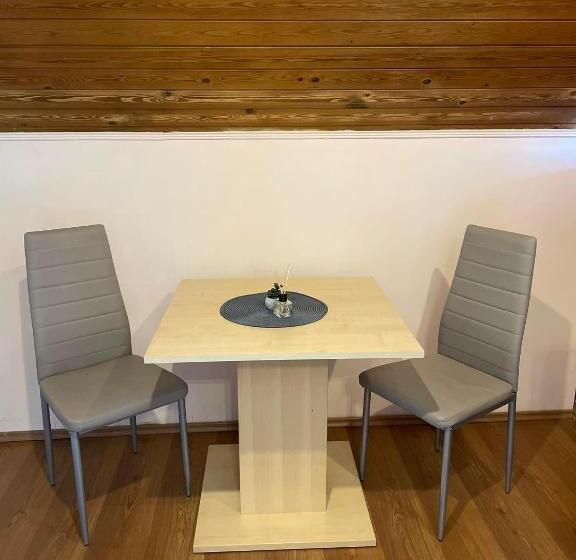 膳宿费 Giulias Budget Haus