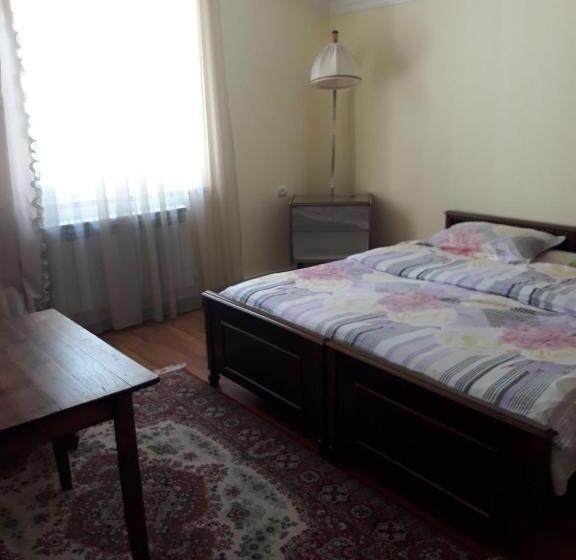 펜션 Hayk Guest House