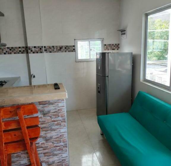 膳宿费 Habitaciones Y Apartamento Fania