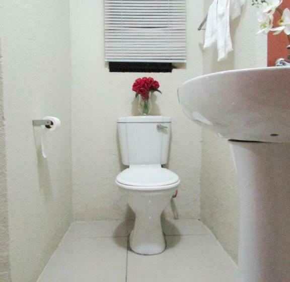 פנסיון Khaya Guesthouse