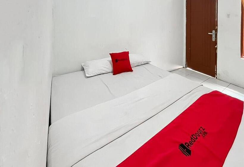 بنسيون Reddoorz At Penginapan Bunda