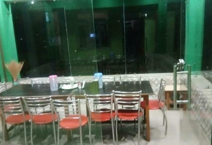 פנסיון Pine Guest House Abd Restaurant