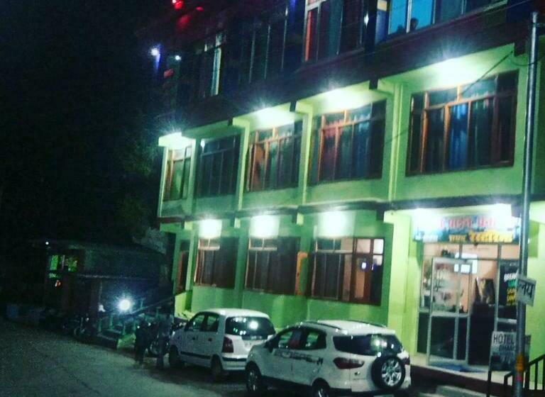 פנסיון Pine Guest House Abd Restaurant