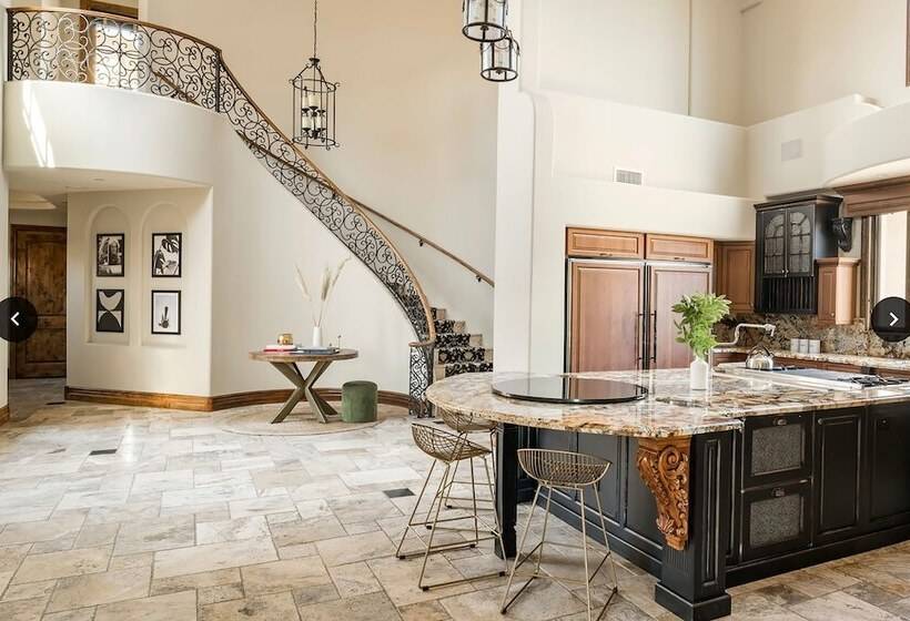 Primrose By Avantstay Extravagant Desert Estate W Theater Pool