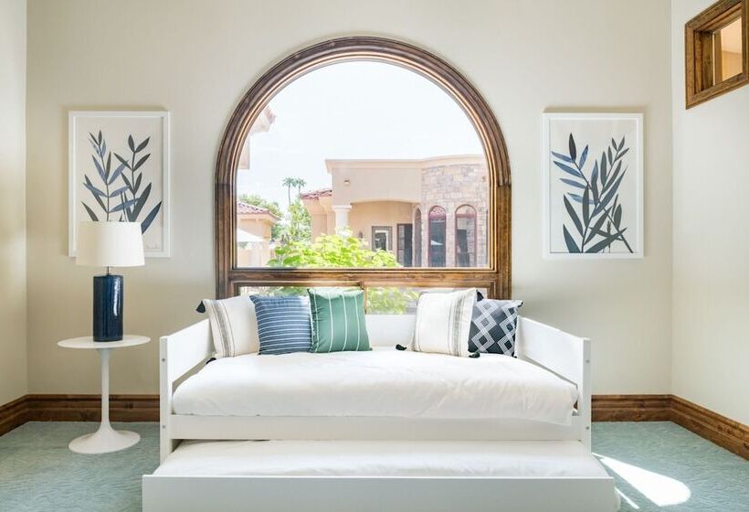 Primrose By Avantstay Extravagant Desert Estate W Theater Pool