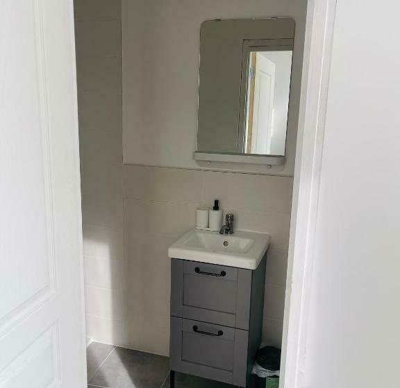 Rdc Cozy Central Flat/free Parking