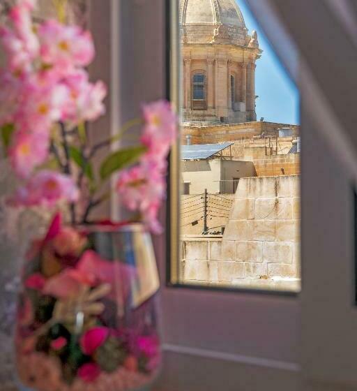 Ta  Dun Martin And Taz Zija Bed And Breakfast