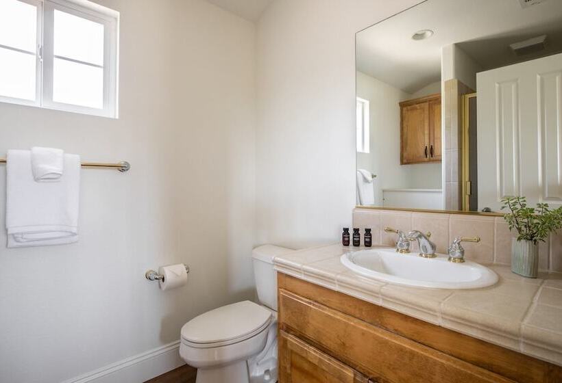 Villa Verdot By Avantstay Spectacular 6 Br Estate W Pool, Hot Tub, Tennis& B Ball Courts