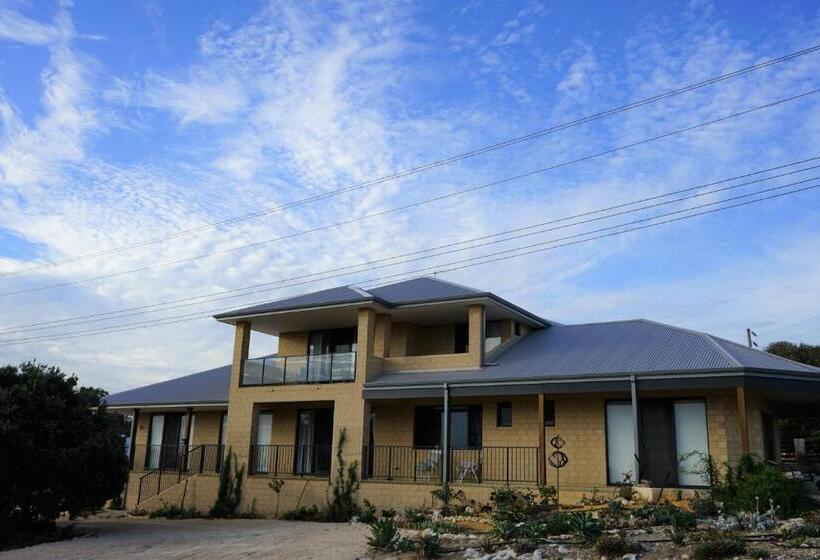 Wren Rise Bed & Breakfast