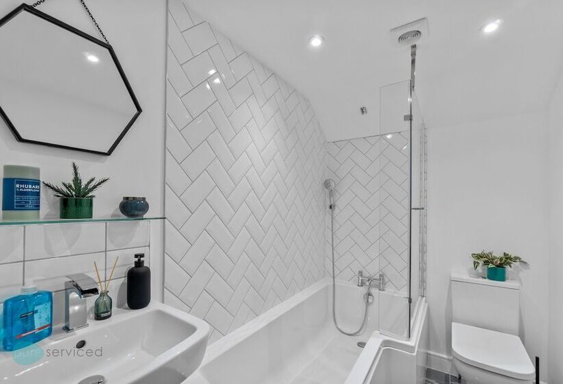 2 Bed  The Penthouse By Pureserviced