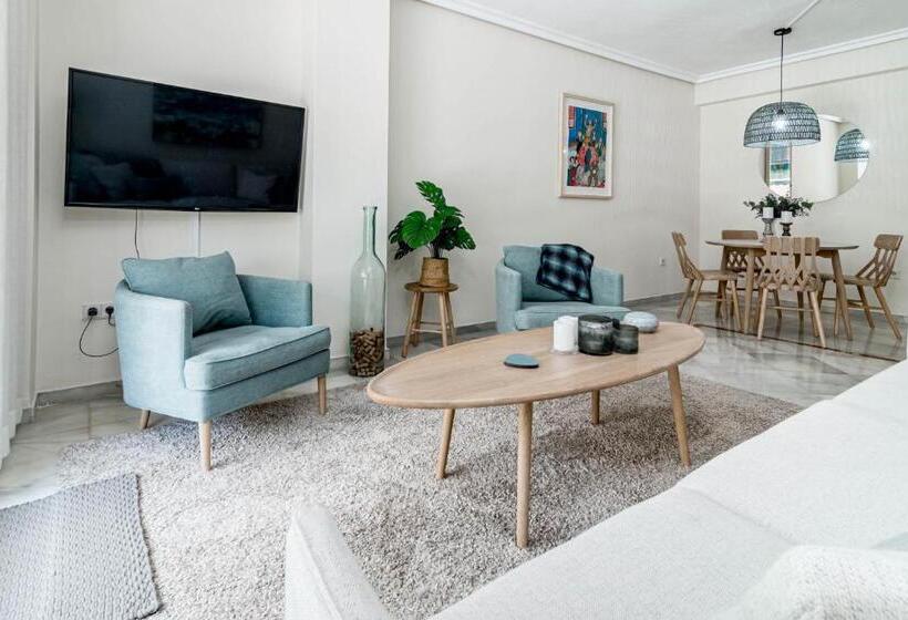 Sensational And Exotic 3 Bedroom Retreat In Nueva Andalucia With A Palm Garden