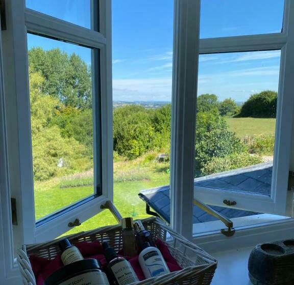 مبيت وإفطار Lower Farm Cottage