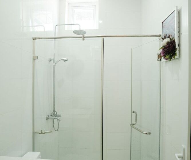 تختخواب و صبحانه Soho Inn