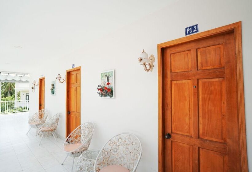 تختخواب و صبحانه Soho Inn