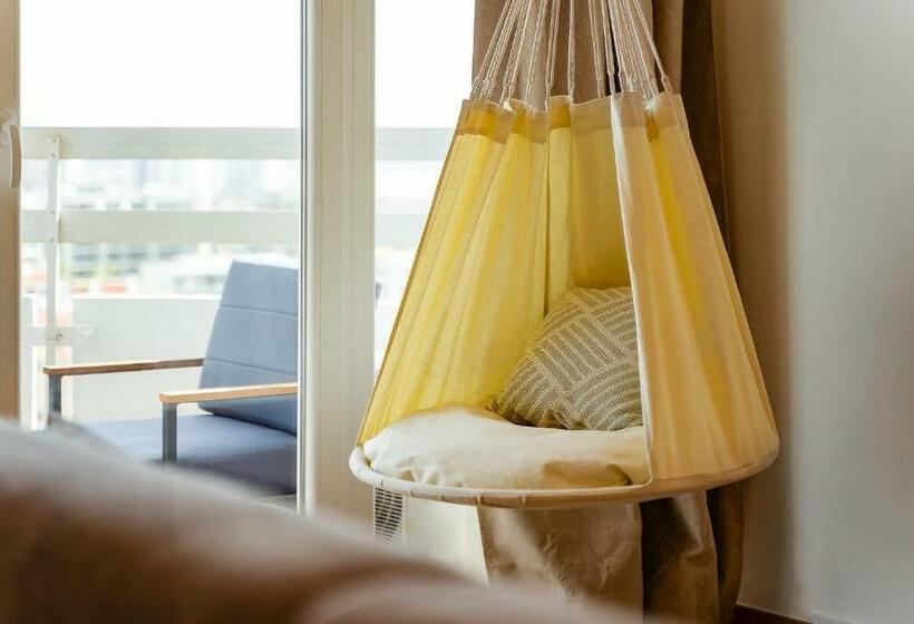 Charming Apartment W/ Pool & Balcony In Portimão By Lovelystay