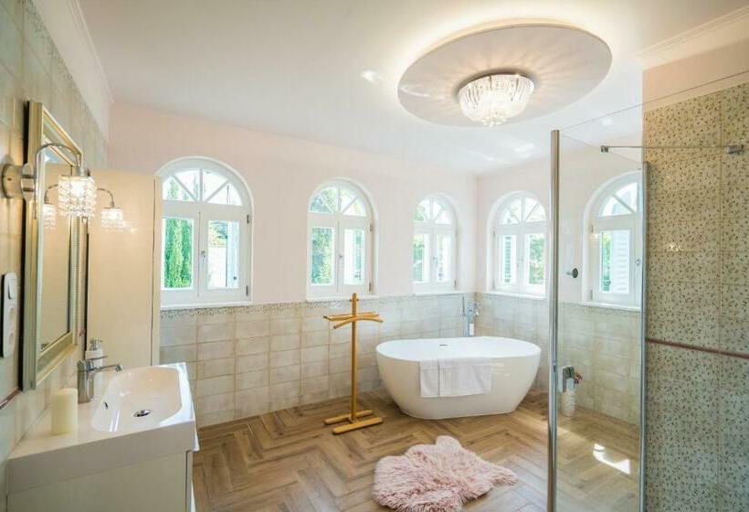 Harmony Boutique Villa