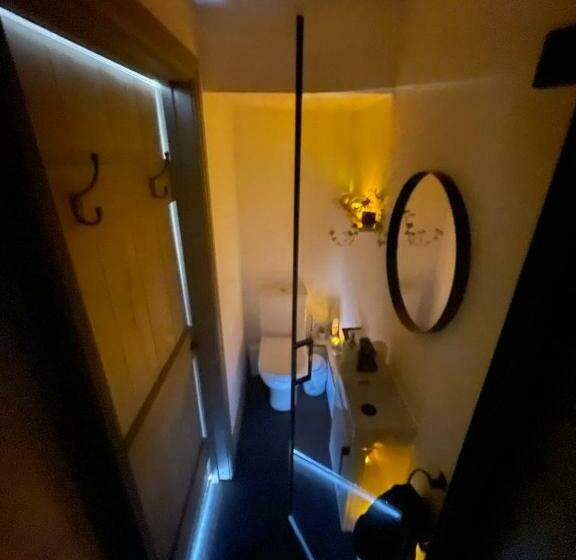 Honeysuckle Cottage & Whinfell Studio