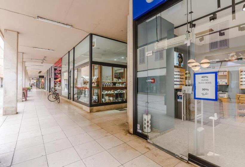 客栈 Neva Room With Private Bathroom